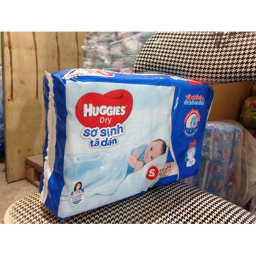 MẪU MỚI - Tã dán sơ sinh huggies size S56 từ 4 > 8kg (56 miếng)