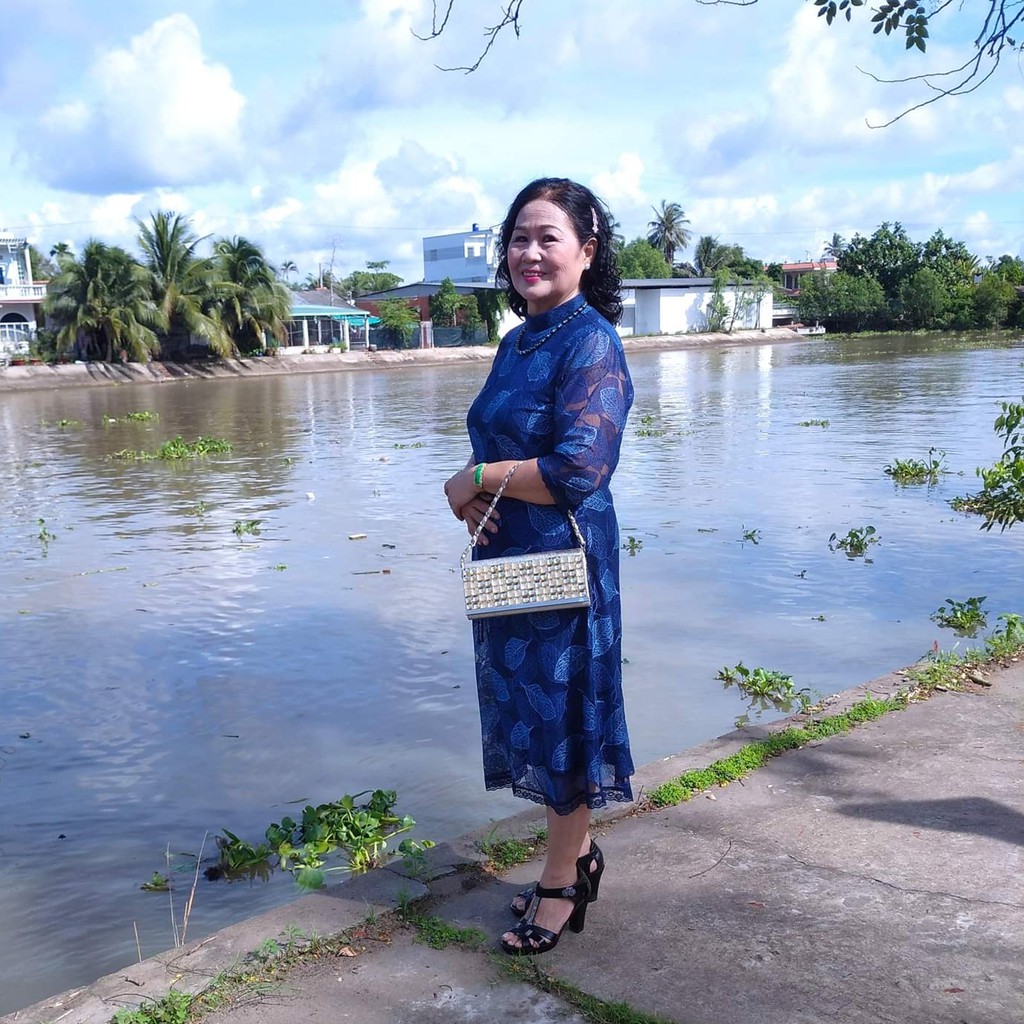 Đầm suông trung niên iDiva D12-09 chất liệu ren cao cấp, bigsize phù hợp u50 dự tiệc & du lịch