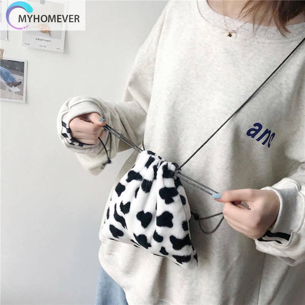 Túi xách messenger nhỏ nhồi bông đeo chéo vai in họa tiết bò sữa có dây rút thời trang cho nữ