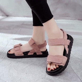 Sandal nữ quai da lộn hồng- đen