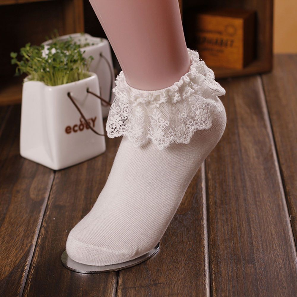 Tất phối ren phong cách vintage