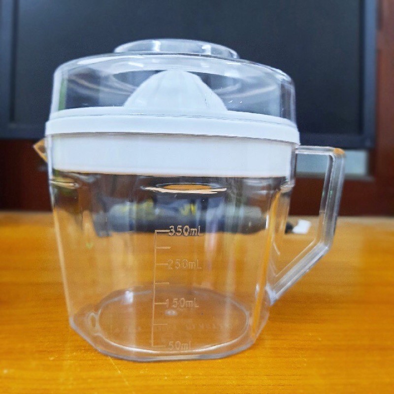 Vắt cam nhựa Việt nhật