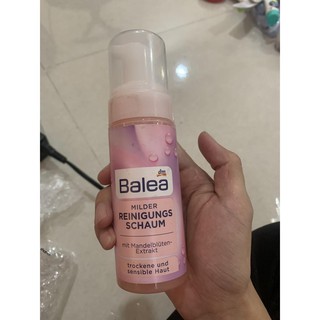 Sữa rửa mặt tạo bọt Balea Zarter Balea Milder 150ML