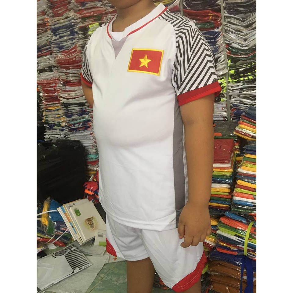 Mẫu thể thao em bé đội tuyển bóng đá Việt Nam màu trắng