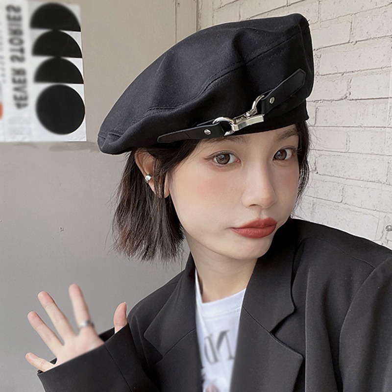 Mũ beret da màu đen phối khóa phong cách retro Anh Quốc dành cho nữ