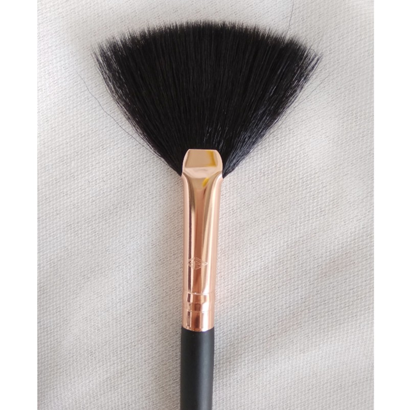 Cọ phủ phấn mắt quạt nhỏ Vacosi M25 Eye Fan Brush