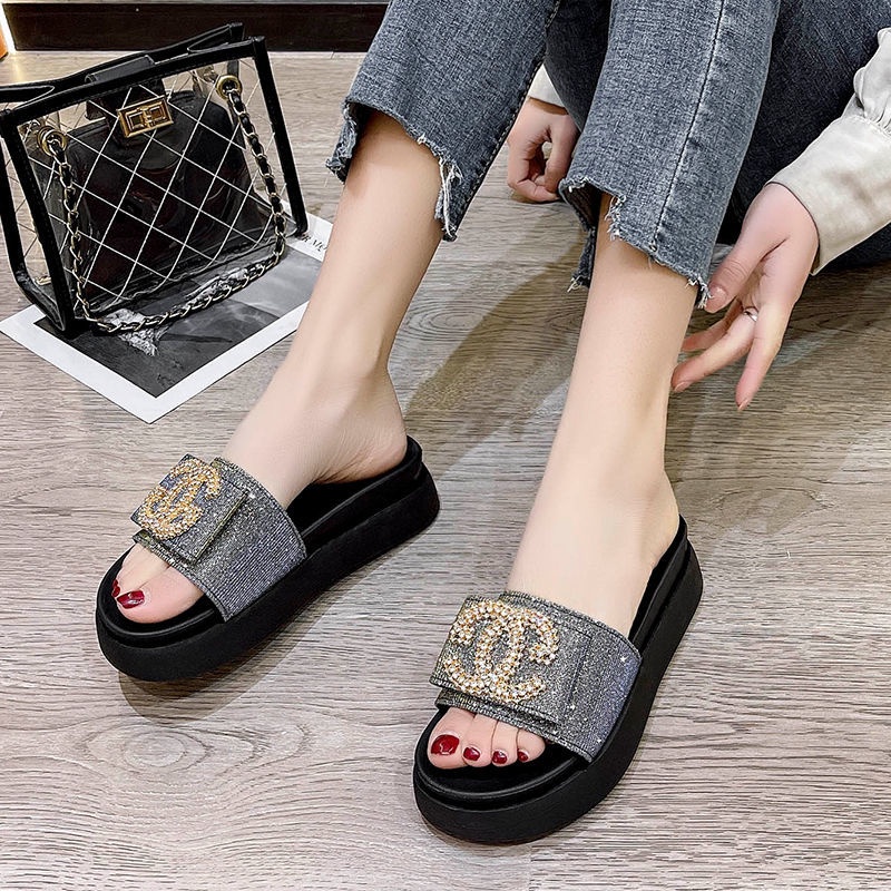 Dép Sandal Đế Dày Đính Đá Thời Trang Mùa Hè Phong Cách Mới