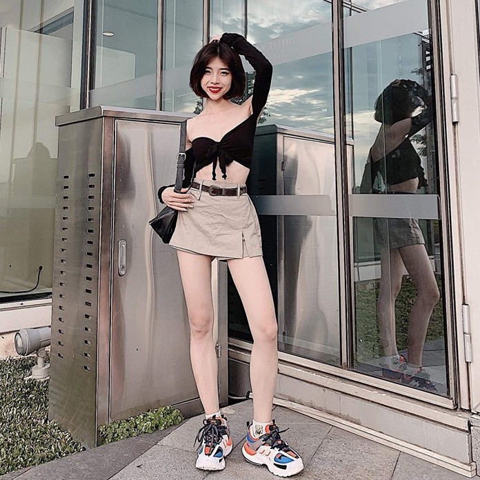 Crop tay dài trễ vai cột ngực