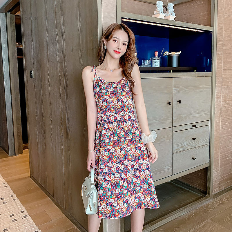 Váy ngắn họa tiết hoa kiểu Hàn Quốc