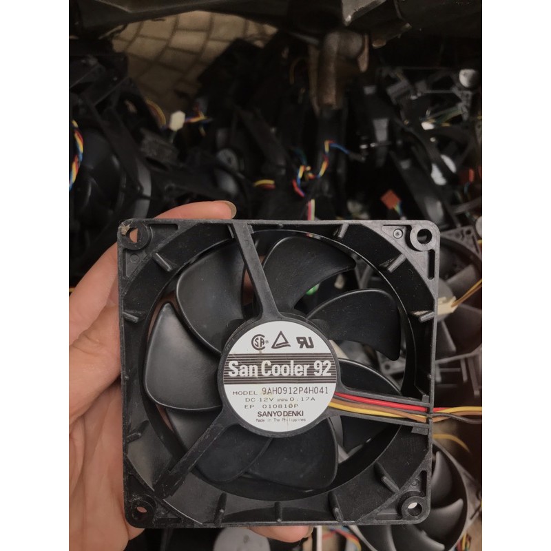 Fan 12v 9cm 0.17a Sanyo made in philip sẵn đầu cắm