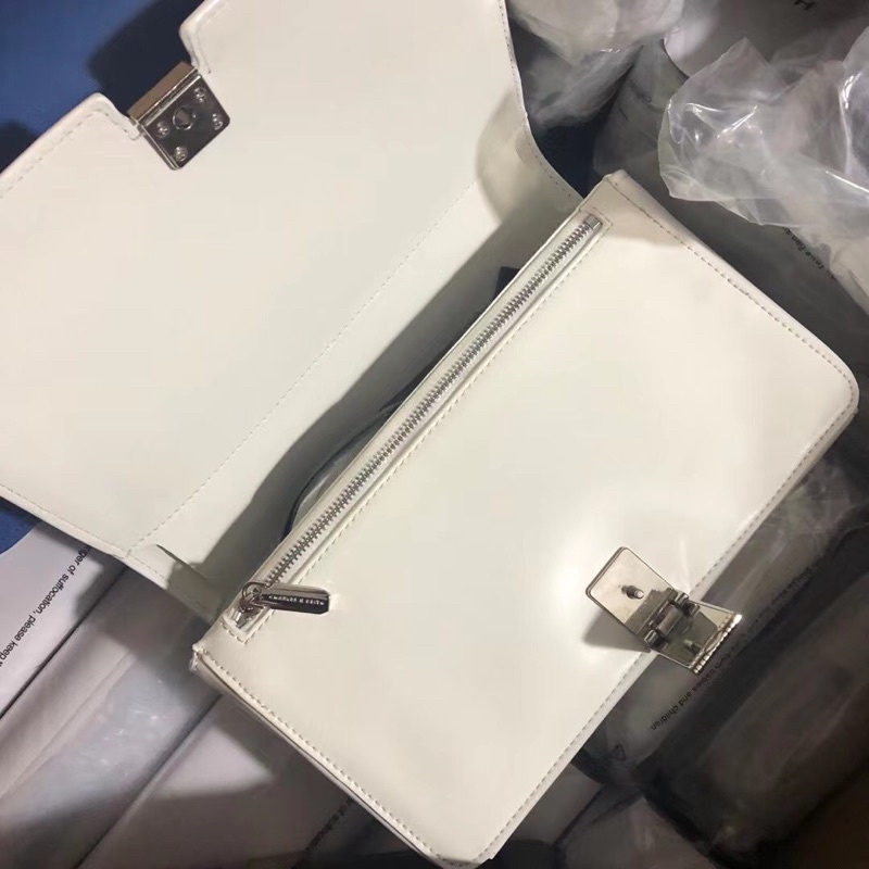 Túi pedr đeo chéo khoá vuông