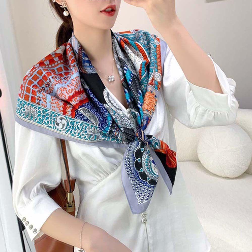 Khăn Choàng Cổ Vải Lụa Mềm Họa Tiết Kẻ Sọc Màu Ngà Phong Cách Retro Dễ Phối Đồ Thời Trang Cho Nữ