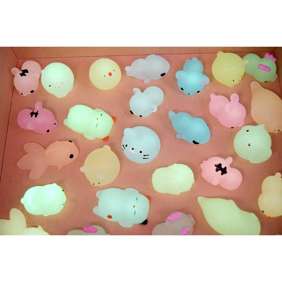 SQUISHY MOCHI PHÁT SÁNG TRONG ĐÊM-BÉ MOCHI DỄ THƯƠNG PHÁT SÁNG BAN ĐÊM