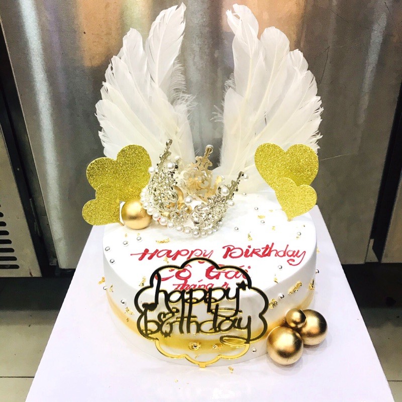 Cánh lông vũ trang trí bánh kem sang trọng hpbd