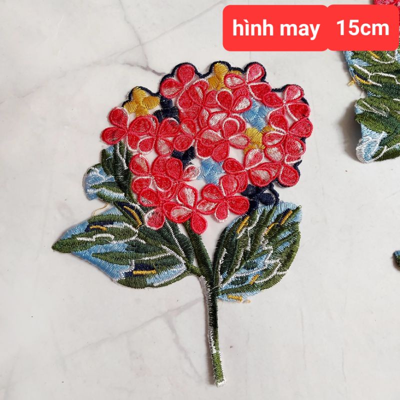 Hình hoa may và ủi trang trí .