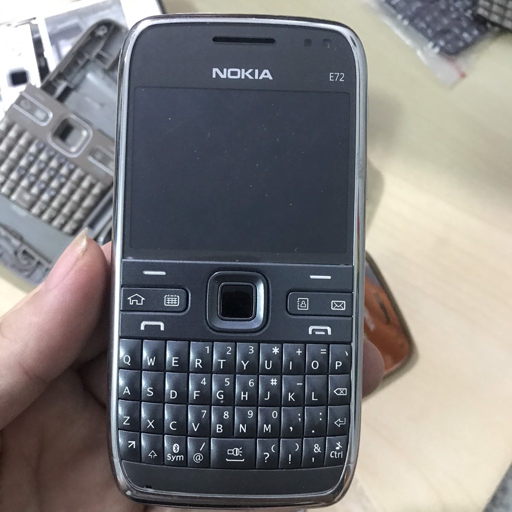 Vỏ Nokia E72 loại đẹp Kín Khít chuẩn Zin gồm Phím + nút âm lượng