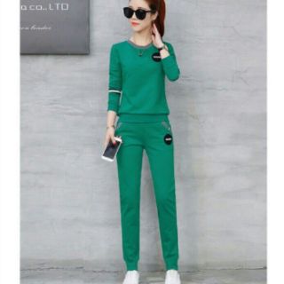 Set đồ bộ thể thao năng động