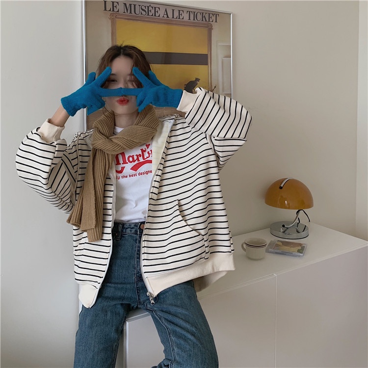 Áo khoác IELGY dáng rộng có mũ trùm và khóa kéo họa tiết sọc ngang thời trang cho nữ