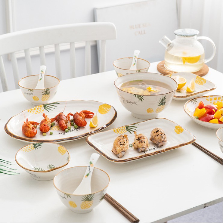 Đĩa sứ hoạ tiết dứa viền nâu - Phụ kiện bàn ăn đẹp nhiều mẫu xinh hình vuông, tròn, trái tim, chữ nhật