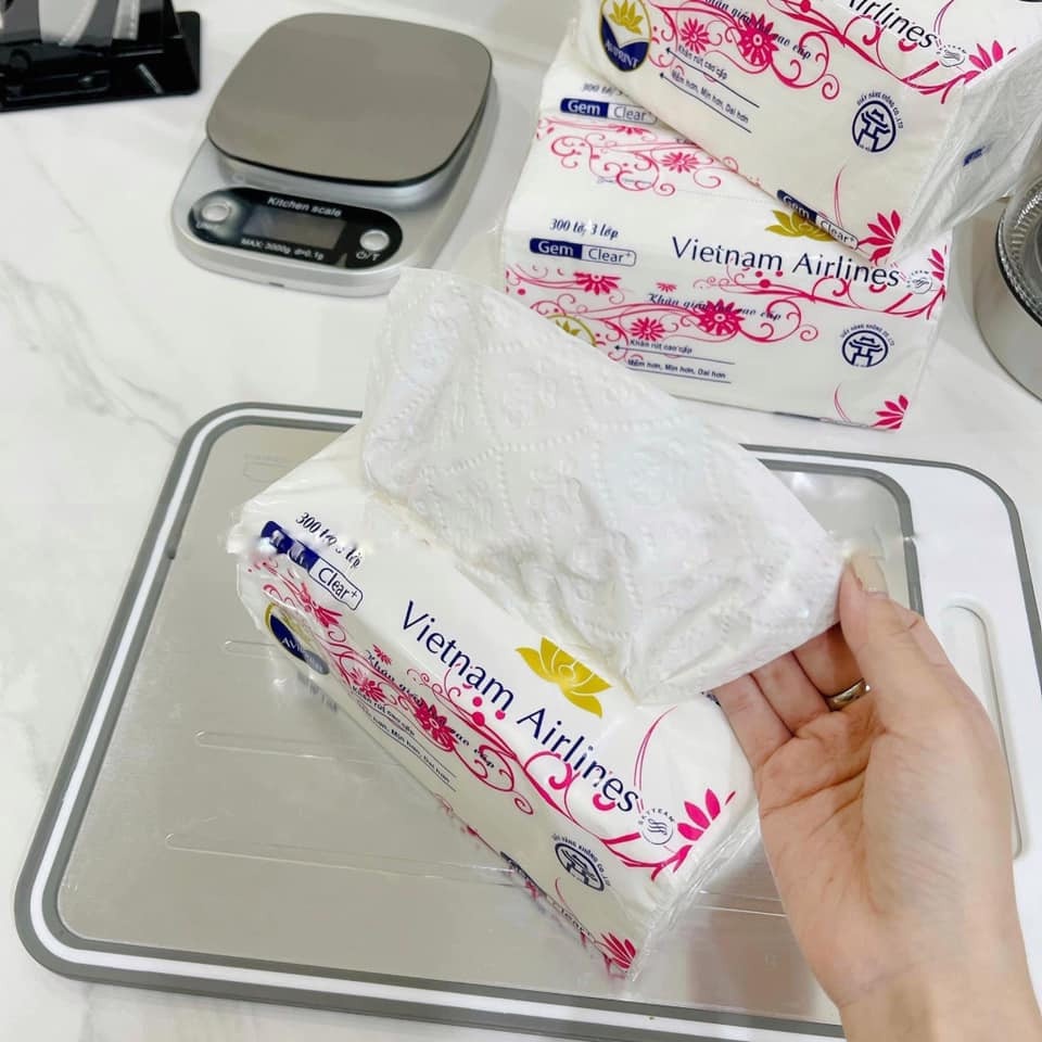 Khăn Giấy ❤️𝑭𝒓𝒆𝒆𝒔𝒉𝒊𝒑❤️ Khăn Giấy Lụa Cao Cấp, Khăn Giấy Rút VietNam , Bịch 300 tờ 3 lớp