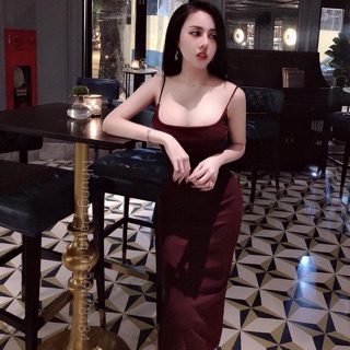Váy 2 dây cổ vuông