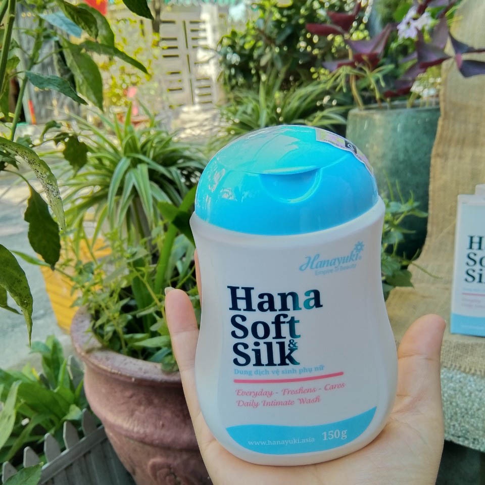 Dung dịch vệ sinh phụ nữ se khít Hana Soft &amp; Silk, nước rửa phụ khoa vùng kín Hanayuki 150ml - SUN STORE