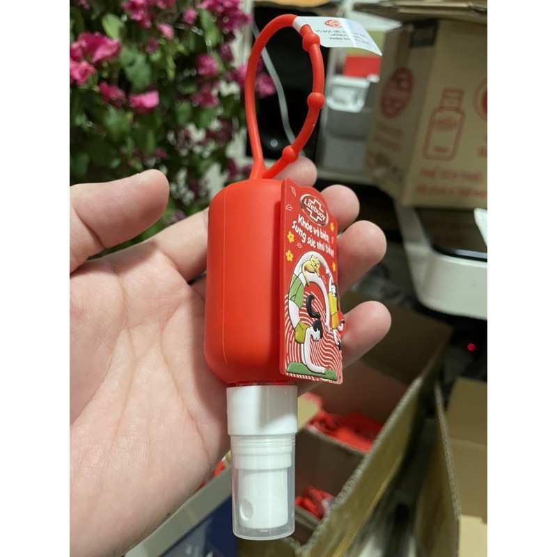 Chai xịt diệt khuẩn Lifebuoy Bảo vệ vượt trội 10 50ML (gắn vừa vỏ phiên bản Tết) | BigBuy360 - bigbuy360.vn