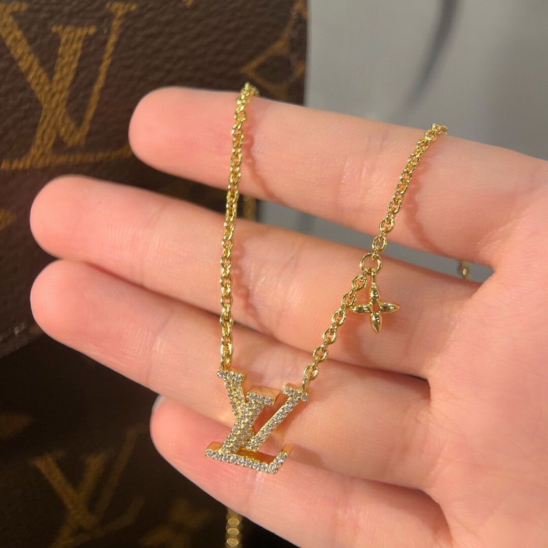 Dây chuyền nữ mặt LV đính đá cao cấp logo thương hiệu Louis Vuitton vòng cổ nữ mẫu mới 2022