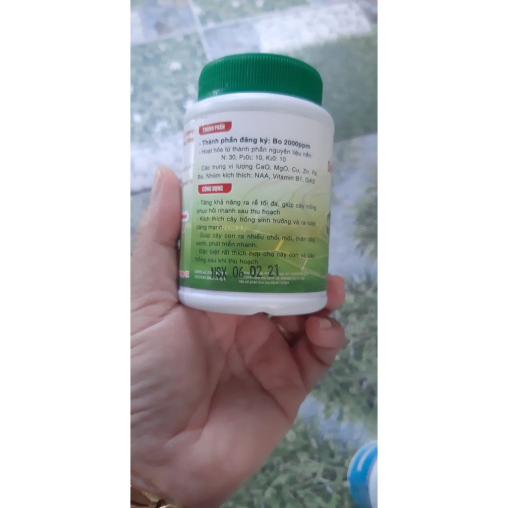 Phân bón vi lượng NPK 30-10-10+TE dưỡng cây-nảy chồi- xanh lá - bomax chai 100 gram