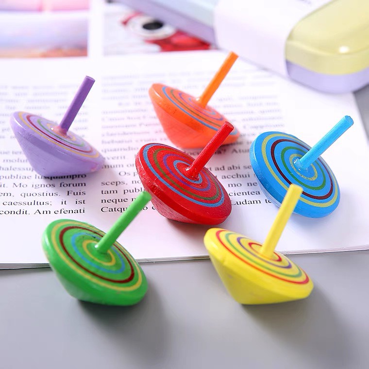 Con quay bằng gỗ đáng yêu giúp bé tránh xa điện thoại