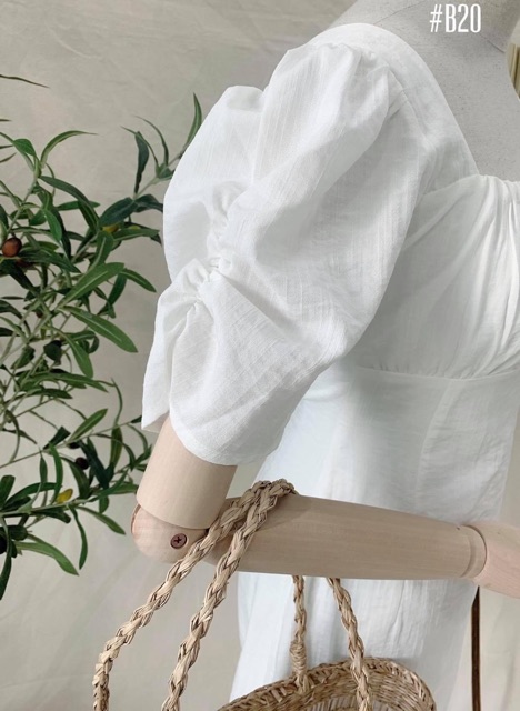 Đầm cổ vuông nhíu ngực nhún tay | BigBuy360 - bigbuy360.vn