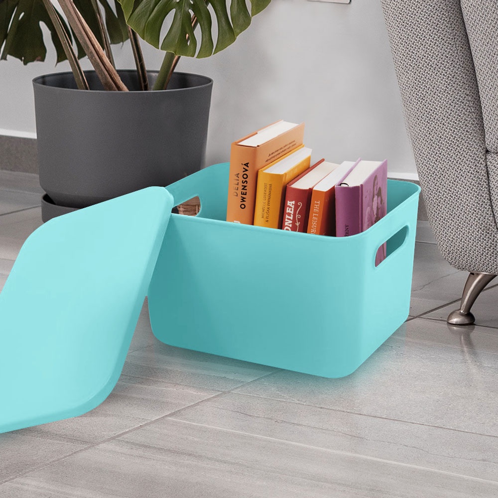 HomeBase STACKO Thùng nhựa có nắp size S R16xS26xC18cm màu xanh lá