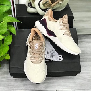 Giày Alphabounce Beyond trắng sữa
