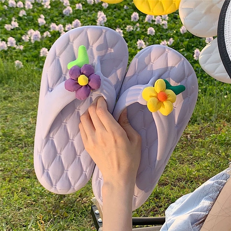 Dép Xỏ Ngón Chống Trượt Đính Hoa Dễ Thương Cho Nữ 🌸