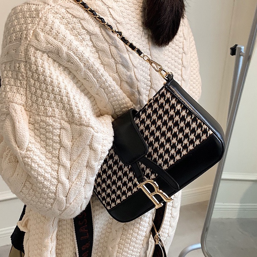 Túi xách nữ đeo chéo đeo vai đi chơi mốt mới móc chữ R phối da và dạ Capucha T30