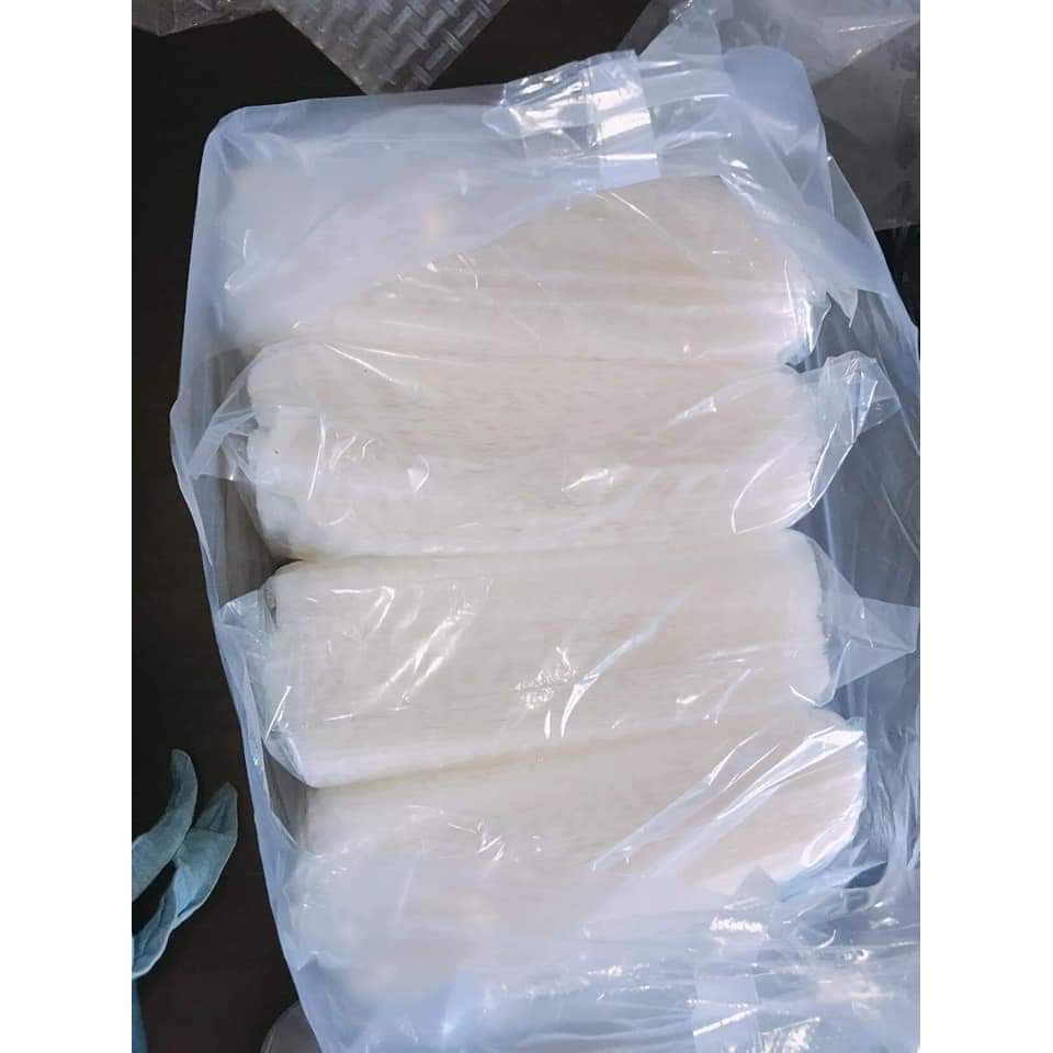 Bánh tráng siêu mỏng vuông dùng làm bánh tráng xì ke, cuốn thịt.