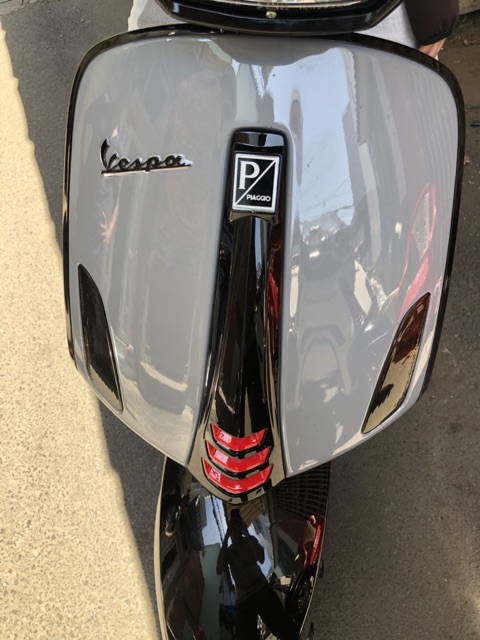 LOGO NHÔM PIAGGIO VESPA