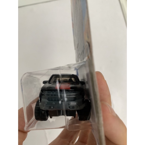 Xe Hot Wheels '19 Chevy Silverado Trail Boss LT tem Borla