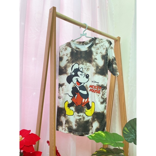 Áo thun, áo phông unisex freesize QC túi zip siêu đẹp.