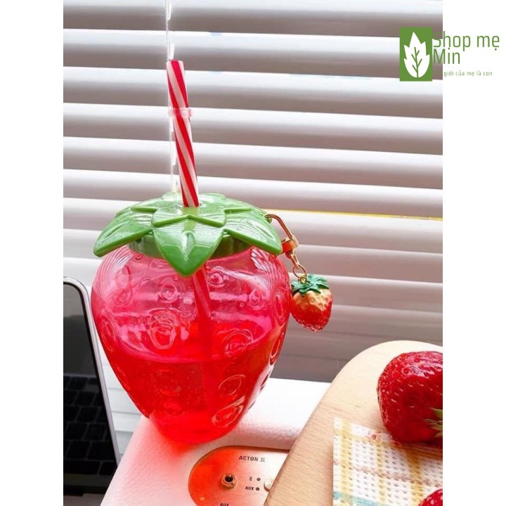 Cốc nước hình quả dâu tây kute, Ly dâu tây 500ml có ống hút và móc khóa trang trí hình dâu tây - MIN55 | BigBuy360 - bigbuy360.vn