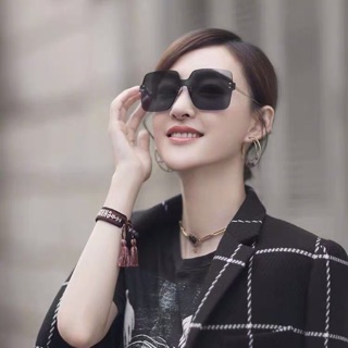 Kính mắt hoạ tiết
