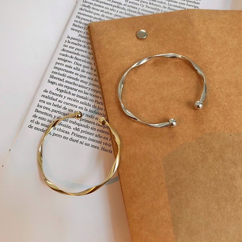 Vòng Tay JP6 Màu Trơn Hình Sóng Đơn Giản