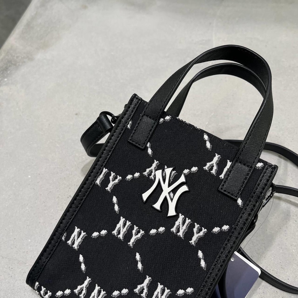 ✅  Túi MLB Monogram Diamond Jacquard Mobile Phone Cross Bag New York Yankees Black