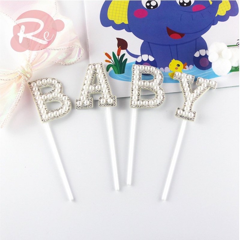 Cắm love, baby, mom trang trí bánh kem