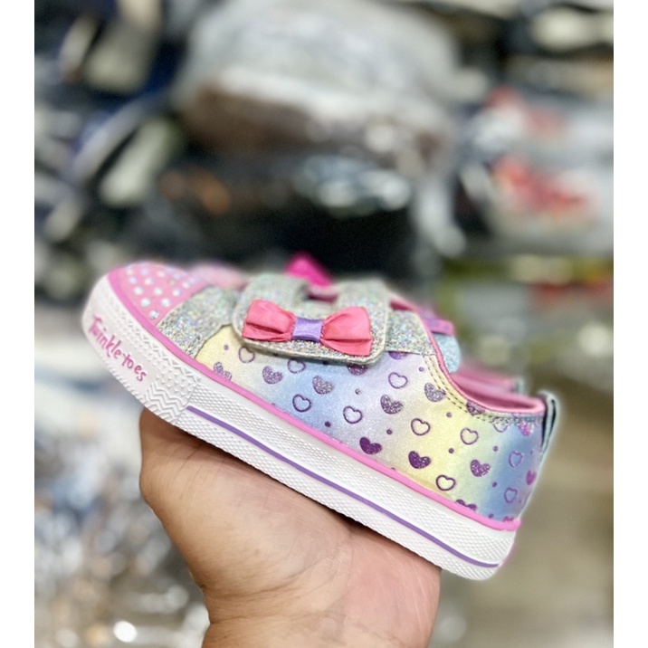 Giày bé gái
