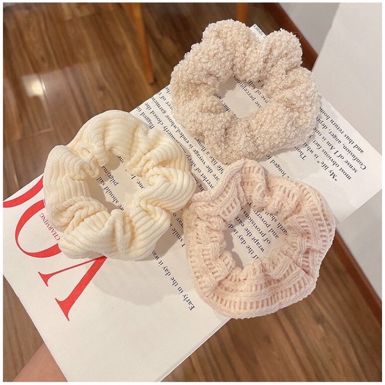 Dây buộc tóc Scrunchies tone be trắng Vintage