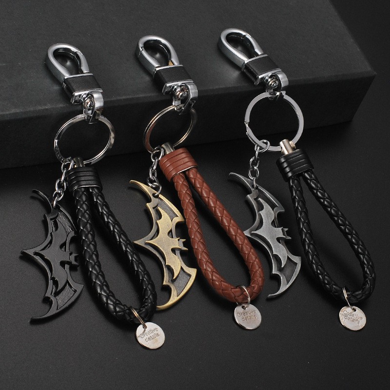 Móc khóa Batman loại to 8x3cm có dây và móc treo. Móc treo chìa khóa người dơi kèm dây treo và móc kim loại
