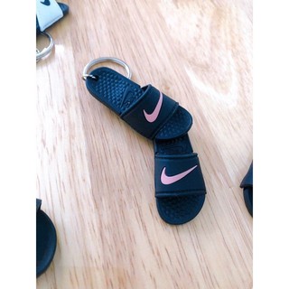 MÓC KHOÁ ĐÔI DÉP ( MÀU NGẪU NHIÊN )