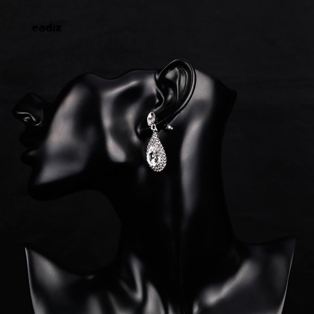 Hoa tai dáng dài đính đá pha lê sang trọng