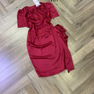 Đầm lụa nhún eo quyến rũ